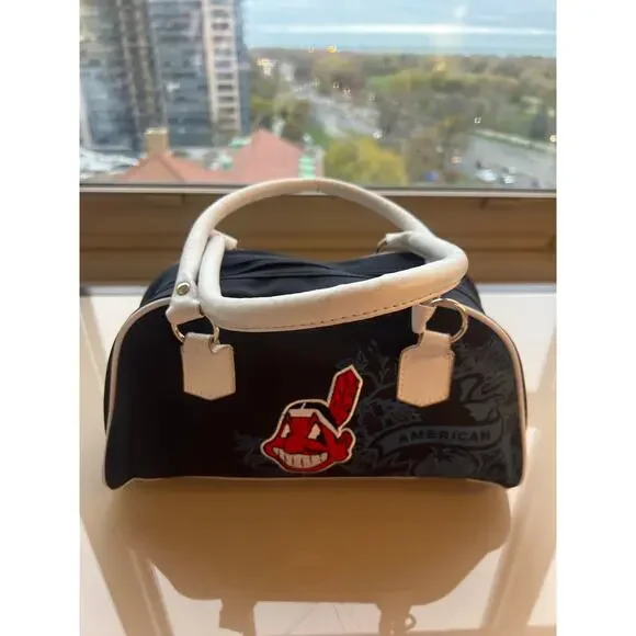 Cleveland Indians Women’s Handbag / Purse - Picture 3 of 15